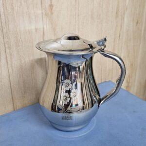 Beeru Stainless steel jug with handle and lid 2 L